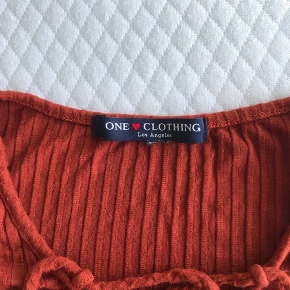 Crop top - Picture 2 of 2